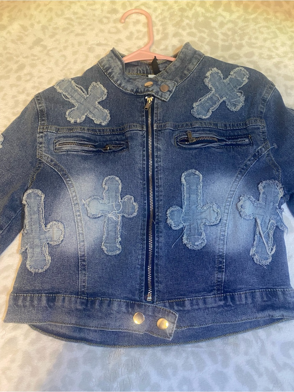 Women’s Denim Jacket with Distressed Cross Patchesw - Blue